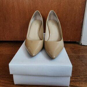 Michael Kors Tan Patent mid heel pump size 10M